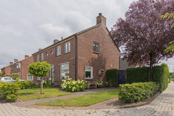 Dillenburgstraat 9, Vroomshoop